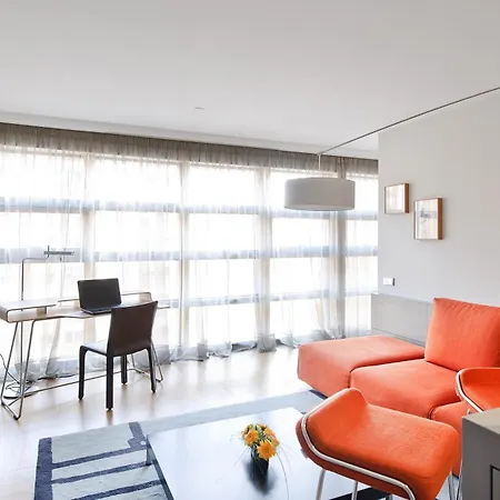 Hotel Reina Petronila 5*