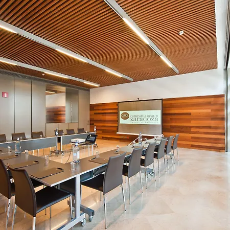 佩德罗尼拉女王酒店 萨拉戈萨