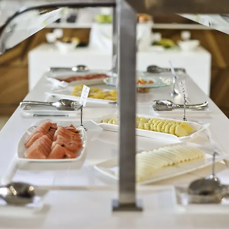 Reina Petronila Hotel