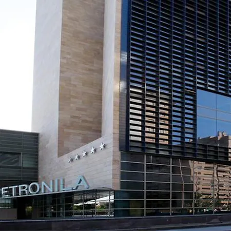 Reina Petronila Hotel