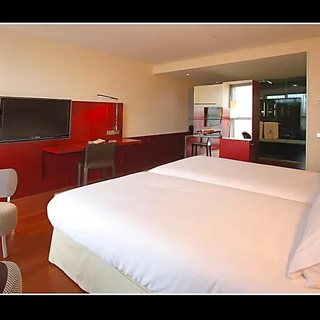 Hotel Reina Petronila 5*