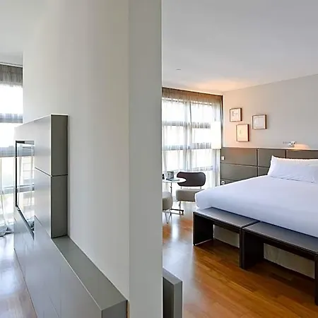 Reina Petronila Hotel