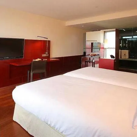 Reina Petronila Otel Zaragoza