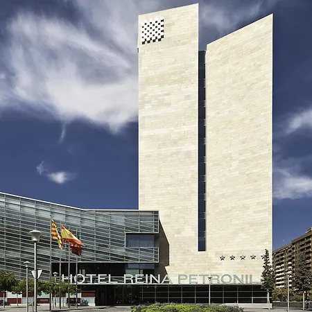 Hotel Reina Petronila