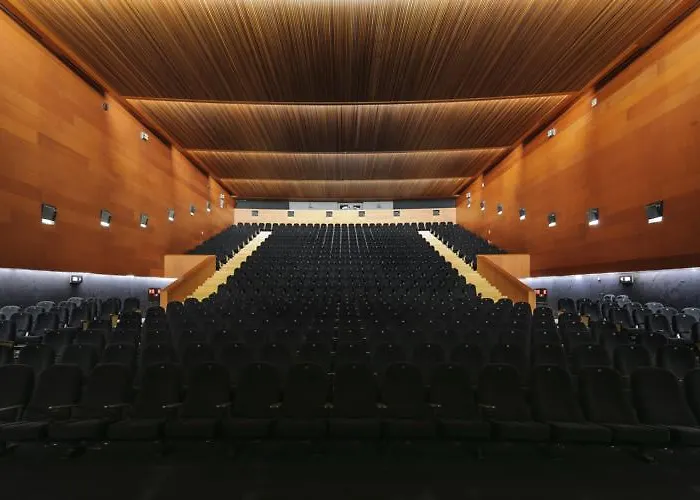 Szálloda Reina Petronila