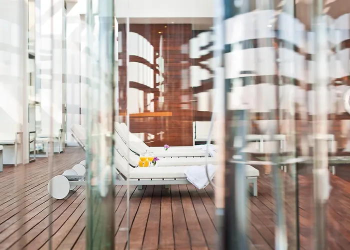 佩德罗尼拉女王酒店 5* 萨拉戈萨