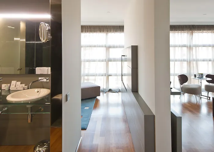 佩德罗尼拉女王酒店 5*