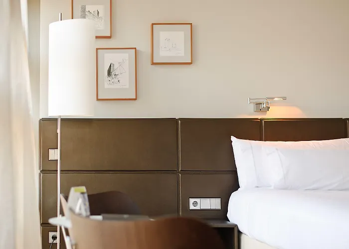 Reina Petronila Szálloda 5*