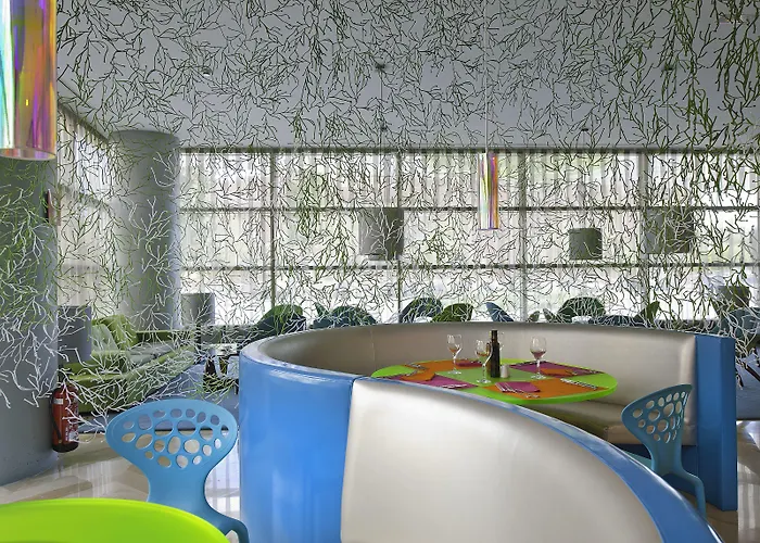 佩德罗尼拉女王酒店