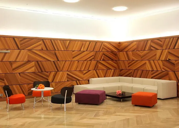 佩德罗尼拉女王酒店 5*