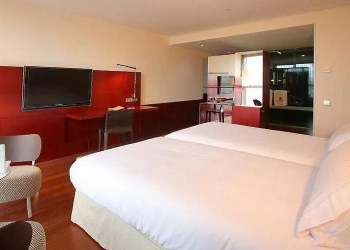 佩德罗尼拉女王酒店 酒店 萨拉戈萨