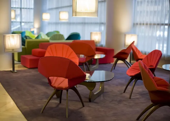 Reina Petronila Hotel