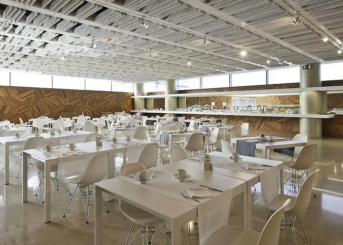 佩德罗尼拉女王酒店 5* 萨拉戈萨