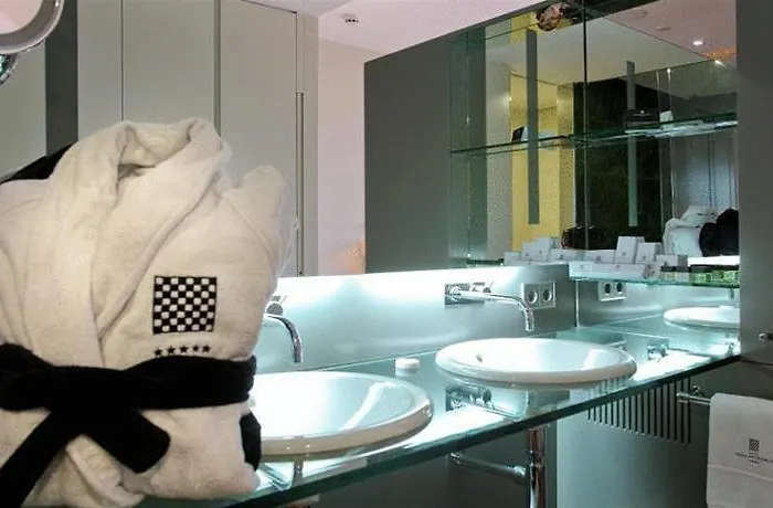 佩德罗尼拉女王酒店 5*